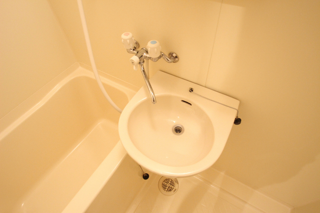 洗面設備　※他の号室の参考写真です※