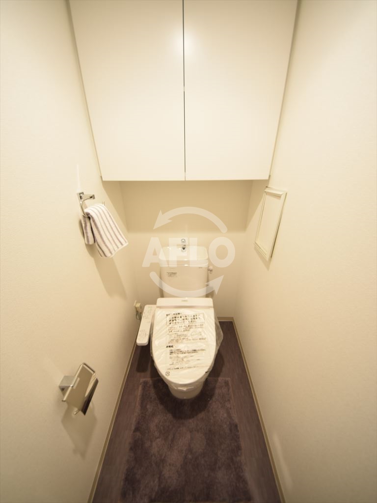 トイレ　パークアクシス大阪新町　温水洗浄便座