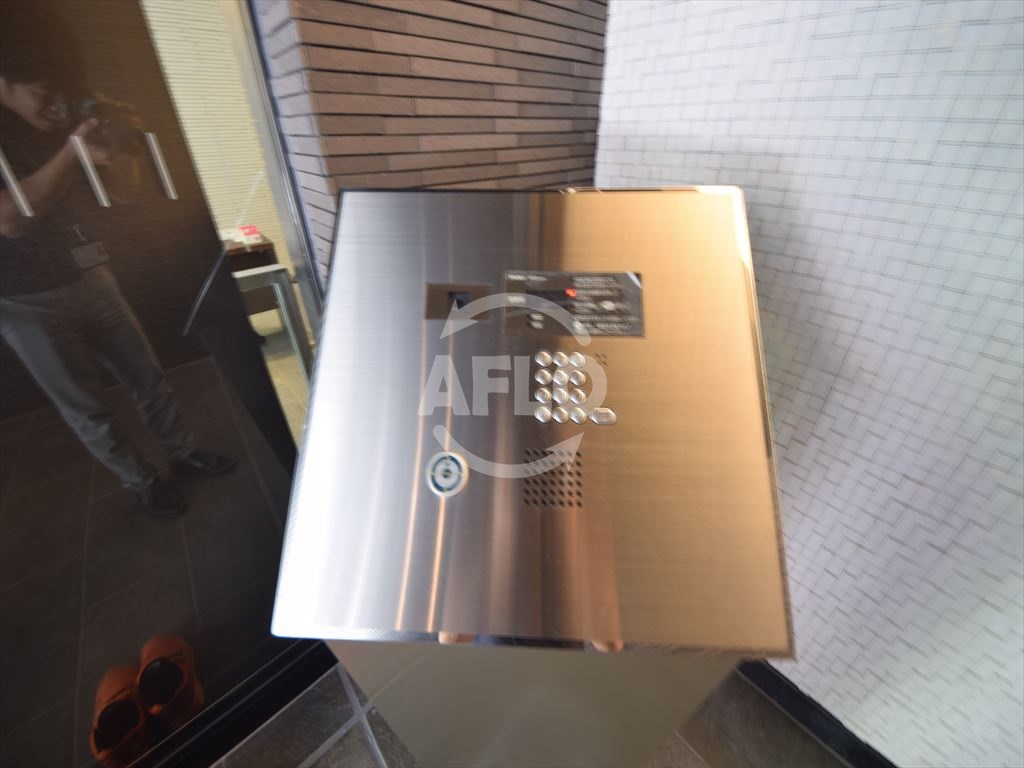 セキュリティ　パークアクシス大阪新町　オートロック