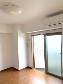 居室・リビング　個人の部屋や寝室として使える洋室です