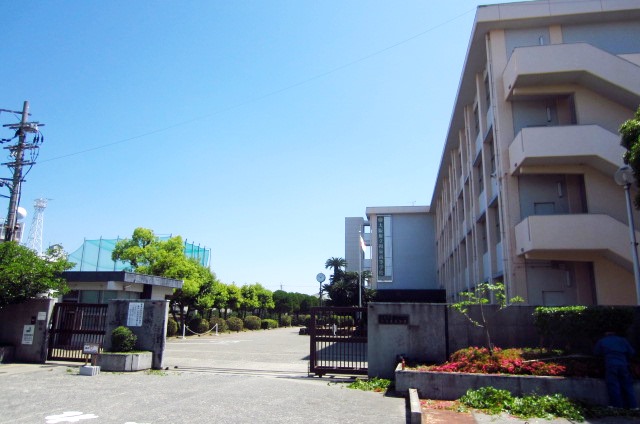 高校・高専　大阪府立和泉高校（高校・高専）まで1961m