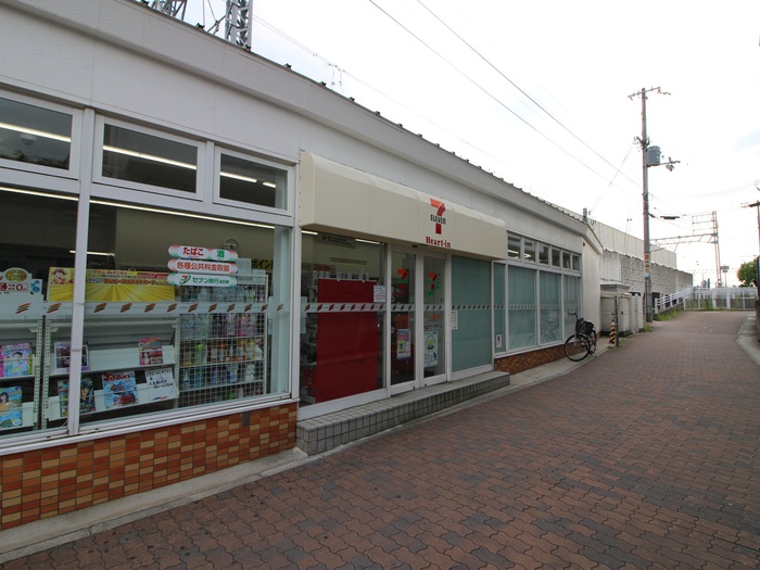 コンビニ　セブンイレブン（コンビニ）まで400m