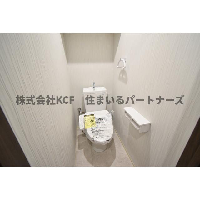 トイレ　落ち着いた色調のトイレです