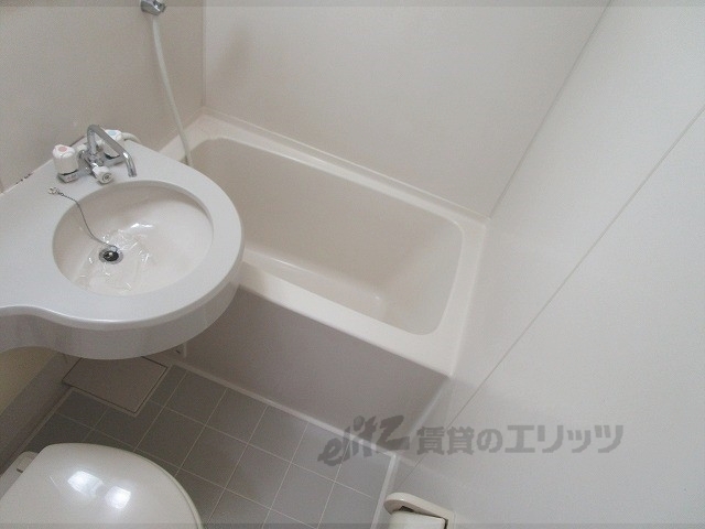 バス・シャワールーム　バス