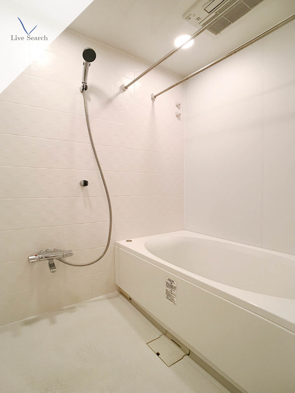 バス・シャワールーム　別部屋の写真です