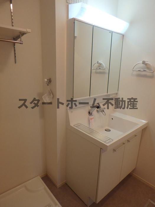 洗面設備　コンパクトで使いやすい洗面所