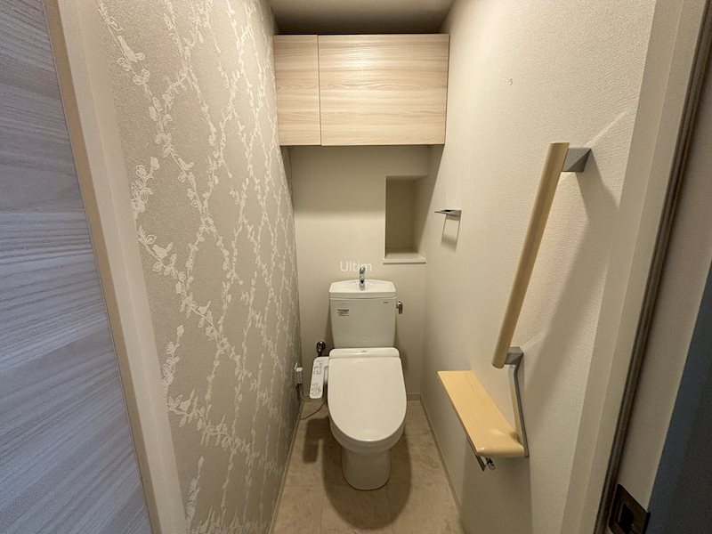 トイレ　※別のお部屋のお写真です。御参考までに。