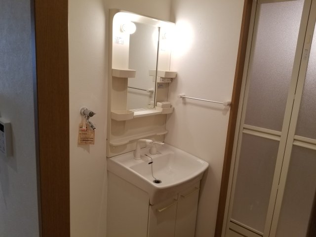 洗面設備　使いやすい洗面所です