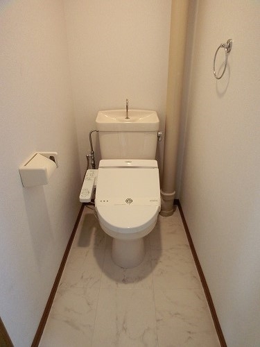 トイレ　※別号室参考画像になります。現況優先とします。