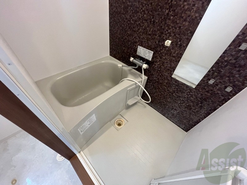 バス・シャワールーム　お風呂になります。一日の疲れを癒してくださいね。