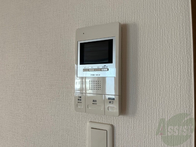 その他設備　ＴＶモニター付インターホンです。来客者の顔が見えるので安心！