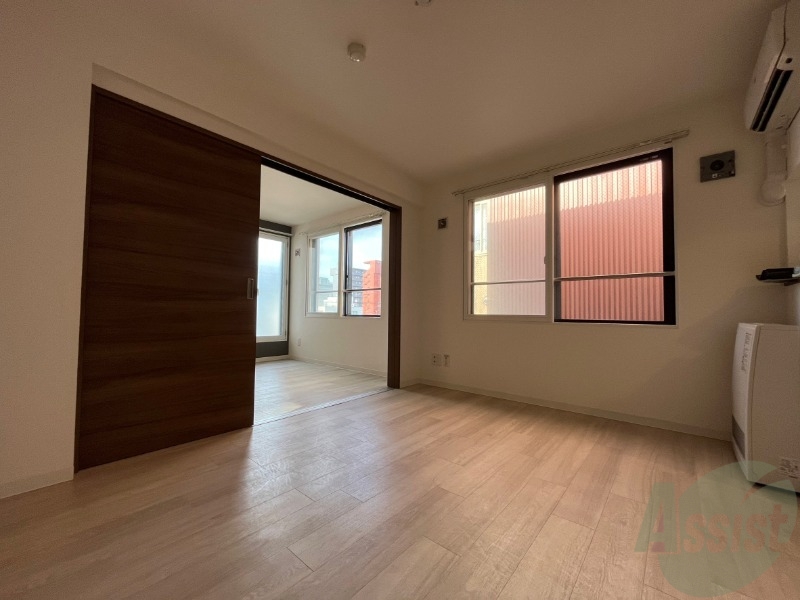 居室・リビング　広くてきれいなリビングです！快適に過ごせそうですね。