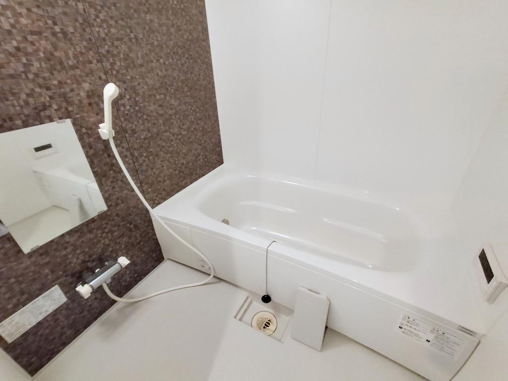 バス・シャワールーム　広々バスルームです☆