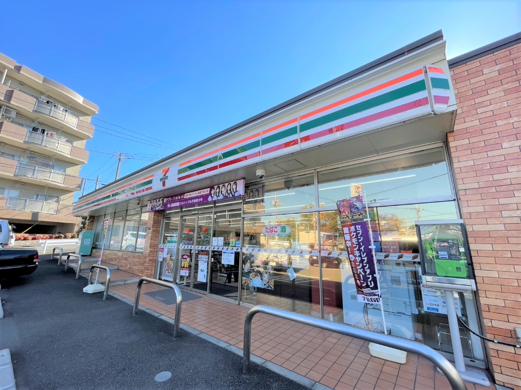 コンビニ　セブンイレブン 横浜高田小学校入口店（コンビニ）まで351m