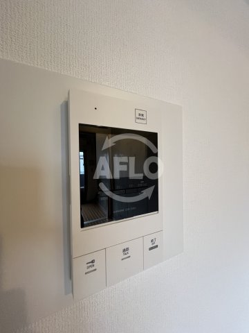 セキュリティ　SERENiTE新大阪　インターホン