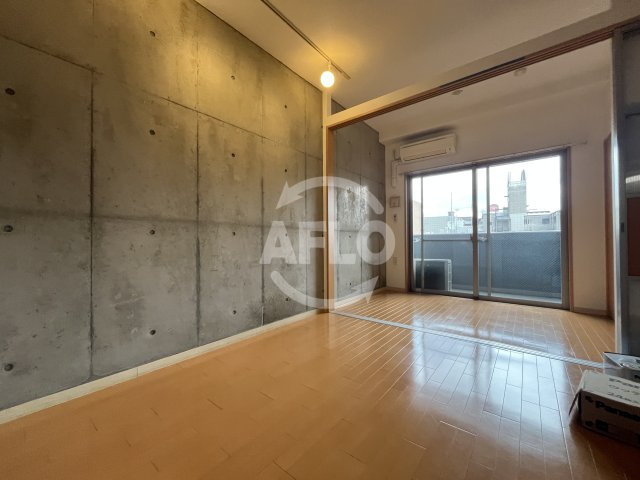 居室・リビング　SERENiTE新大阪　リビング