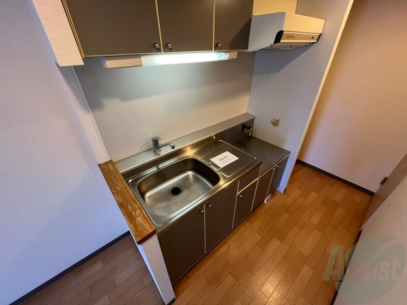 キッチン　キッチンです。一人暮らしなら十分な大きさですね。