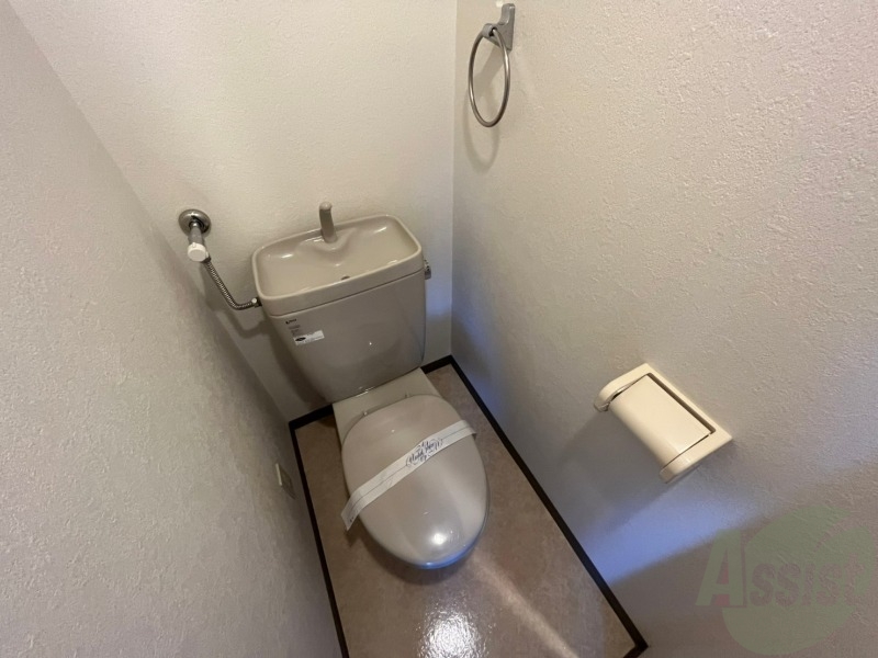 トイレ　こちらはトイレです。清潔感があり、安心して使用できます。