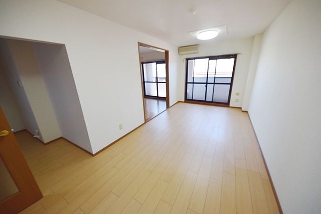 居室・リビング　広々としたＬＤＫ