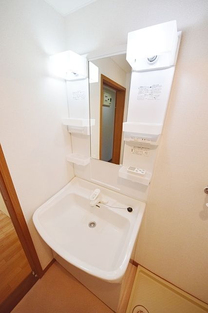 洗面設備　綺麗な独立洗面所