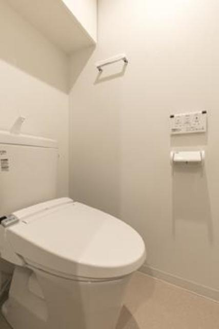 トイレ　※写真は同タイプ住戸です。