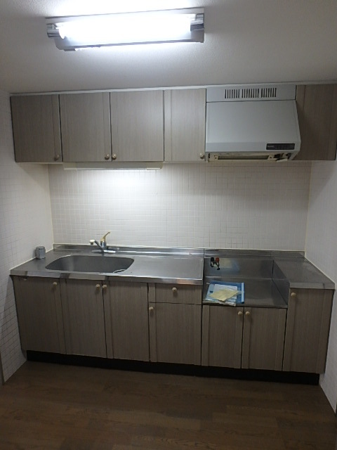 キッチン　調理スペースもしっかり確保のキッチンシンク。