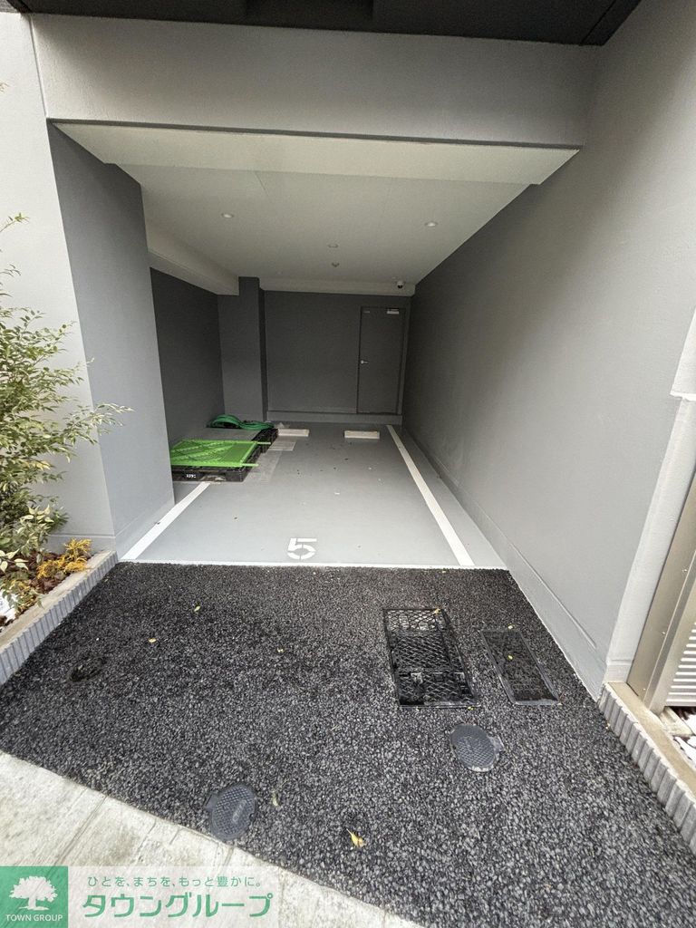 駐車場　収納