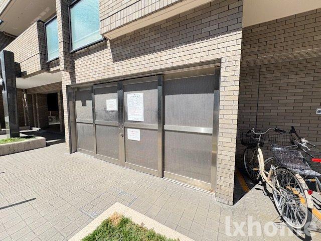 エントランス　建物の内部です