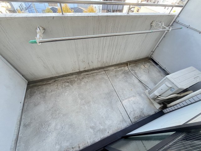 バルコニー　開放的で明るい空間を演出してくれるバルコニーです