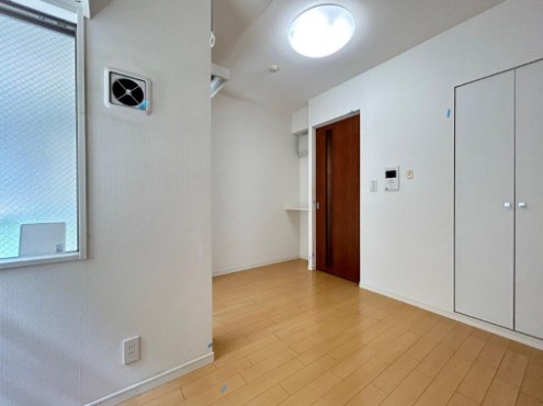 居室・リビング　同タイプのお写真です