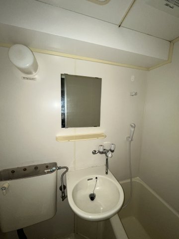 洗面設備　浴室内に洗面あり☆