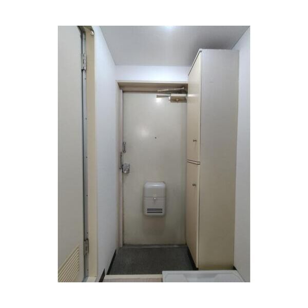 玄関　※参考写真