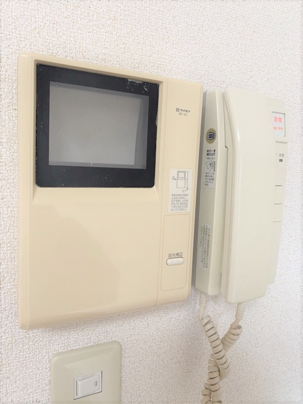 セキュリティ　モニター付きインターホンです♪
