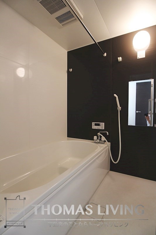 バス・シャワールーム　一坪浴槽です。