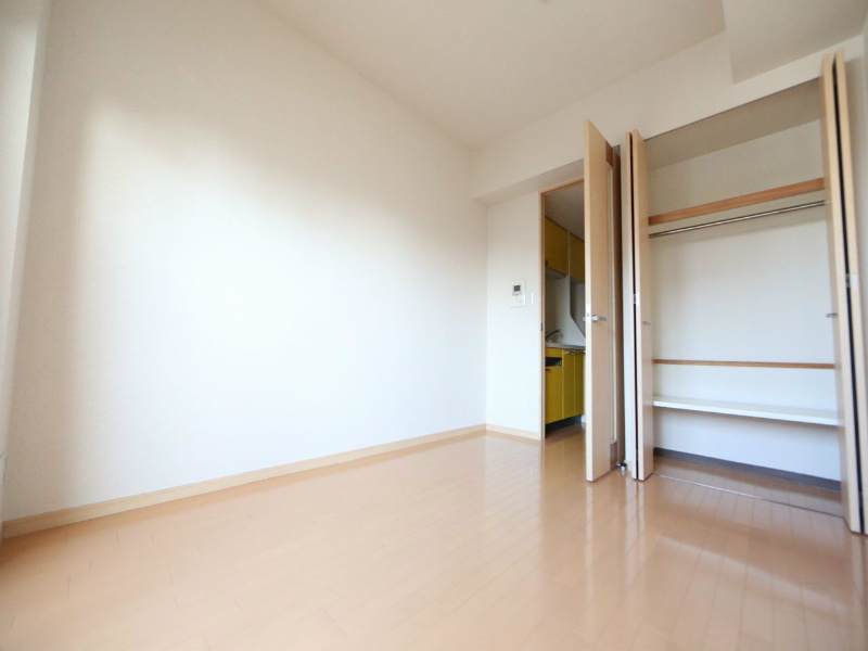 その他　洋室6.3帖　クローゼット（収納充実してます）