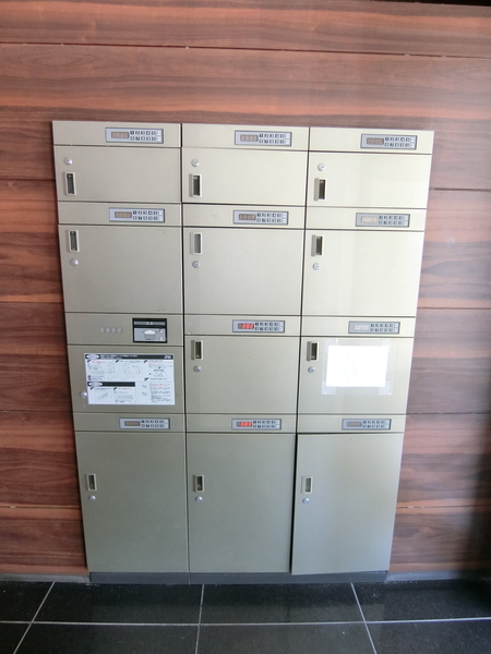 ロビー　宅配ボックス