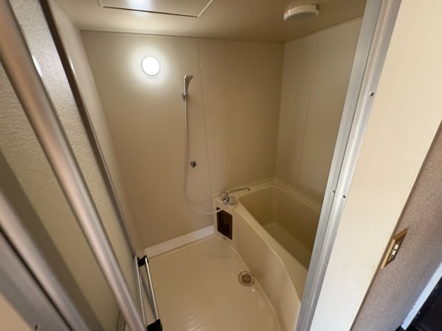 バス・シャワールーム　ゆったり過ごせるお風呂です