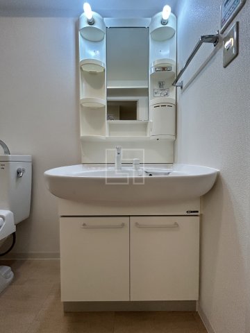 洗面設備　フィオレ立売堀　独立洗面化粧台