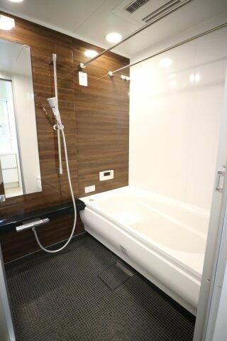 バス・シャワールーム　ゆったり過ごせるお風呂です