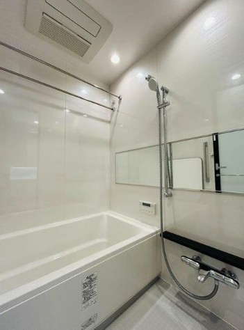 バス・シャワールーム　※別部屋の参考写真です。