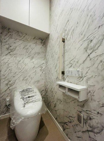 トイレ　※別部屋の参考写真です。