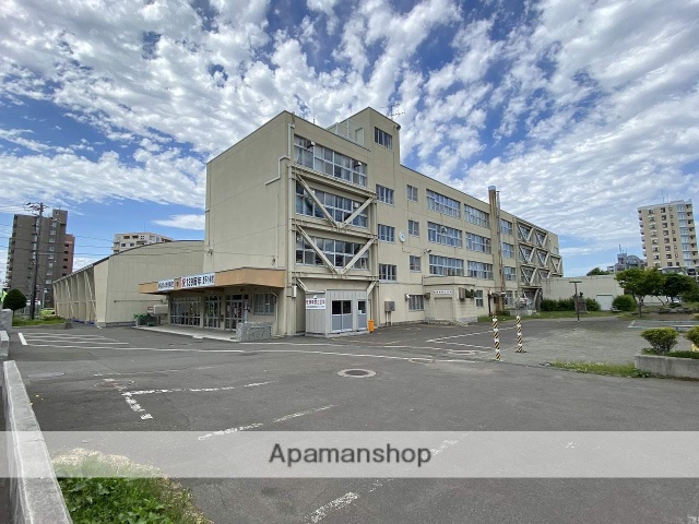 小学校　札幌市立豊平小学校（小学校）まで320m