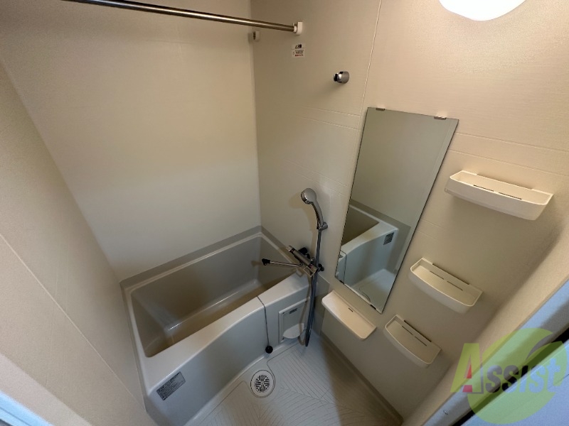バス・シャワールーム　浴室乾燥機付きのお風呂です。
