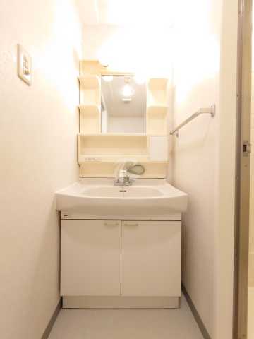 洗面設備　※参考写真です。似た間取り・他部屋の写真となります。