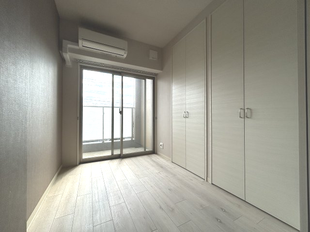 その他部屋・スペース　広くて明るい寝室