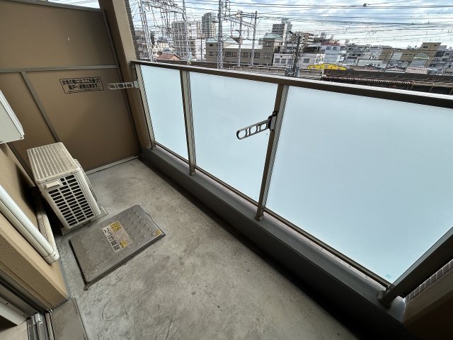 バルコニー　開放的で明るい空間を演出してくれるバルコニーです