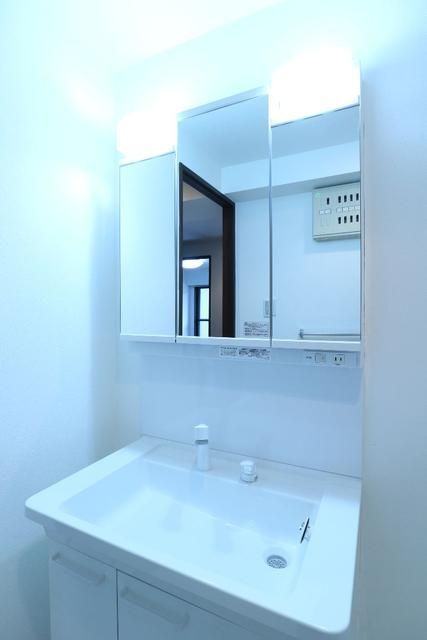 洗面設備　脱衣スペースもあります