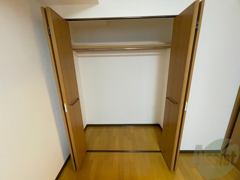 収納　寝室にあったクローゼット。荷物がたくさんあっても大丈夫。