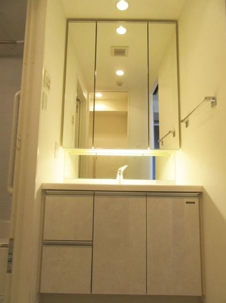 洗面設備　★鏡付き独立洗面台★