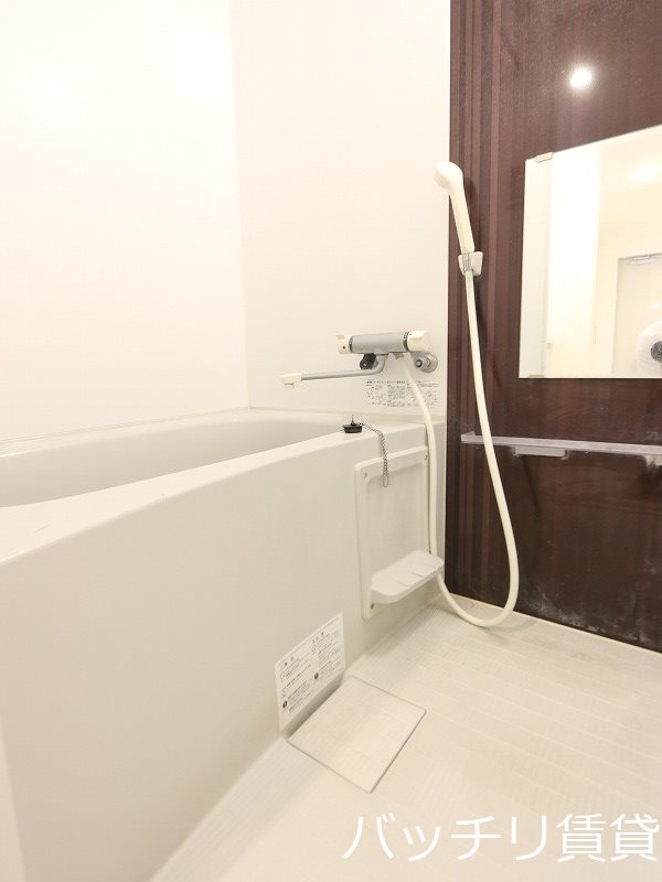 バス・シャワールーム　同型タイプの為、現状を優先致します。